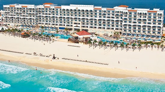 THE ROYAL Cancun beach