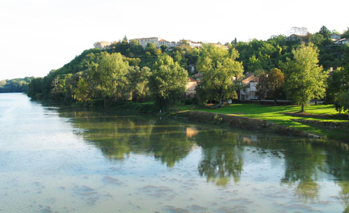 Auvillar overlooking Garonne River