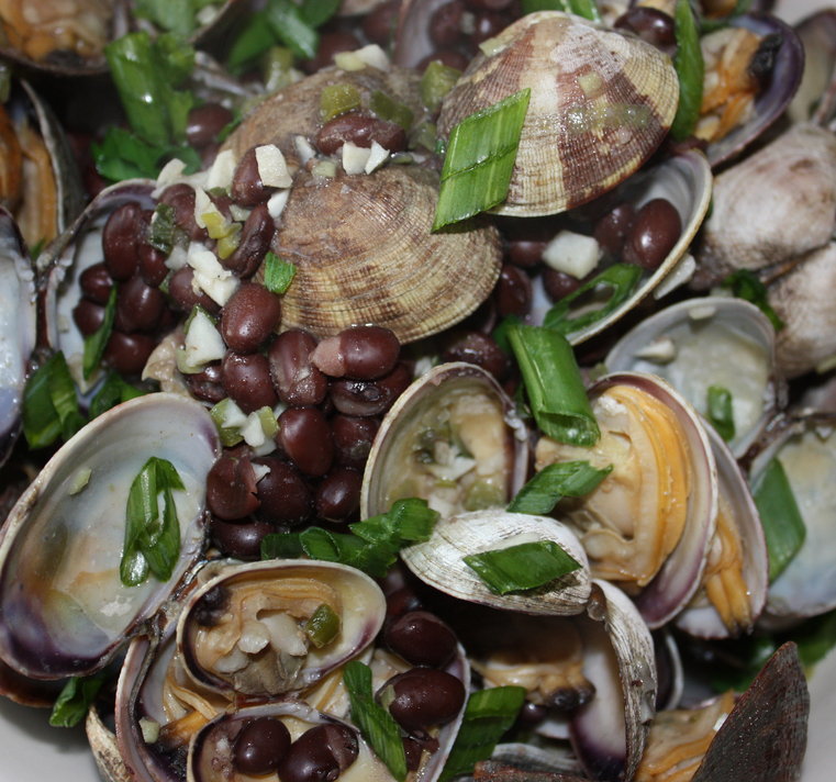 black bean clams