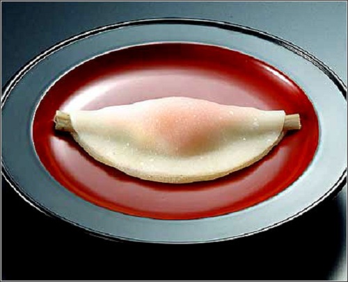 Hanabira-mochi (flower petal rice cake)