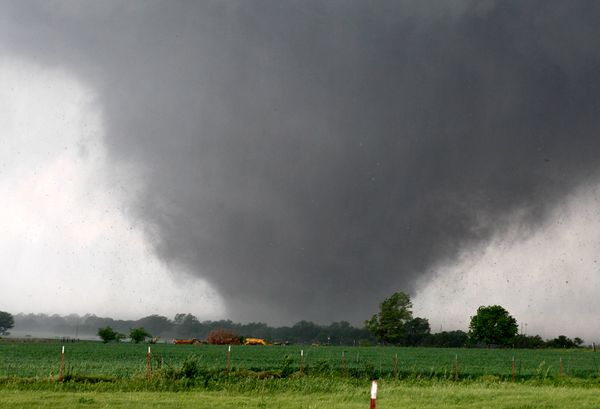 Tornado near Oklahoma City June 2013